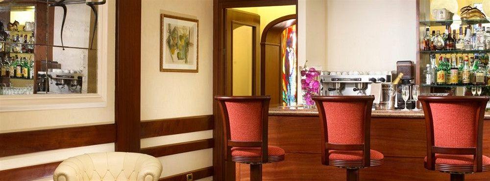 Hotel Ranieri ローマ エクステリア 写真