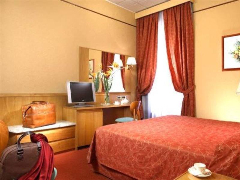 Hotel Ranieri ローマ エクステリア 写真