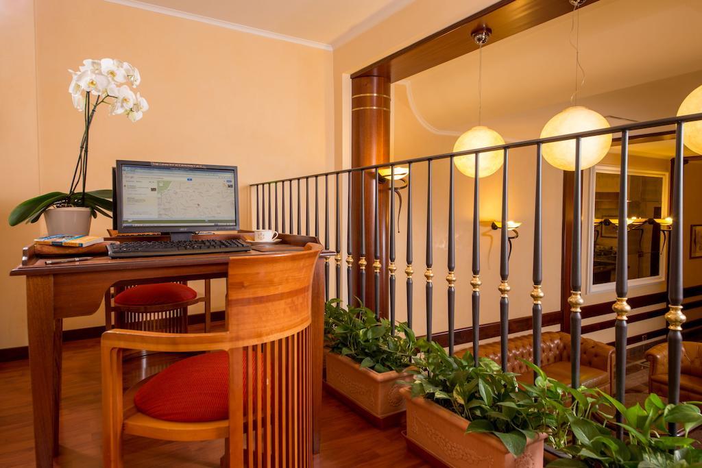 Hotel Ranieri ローマ エクステリア 写真