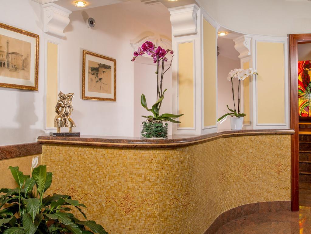 Hotel Ranieri ローマ エクステリア 写真
