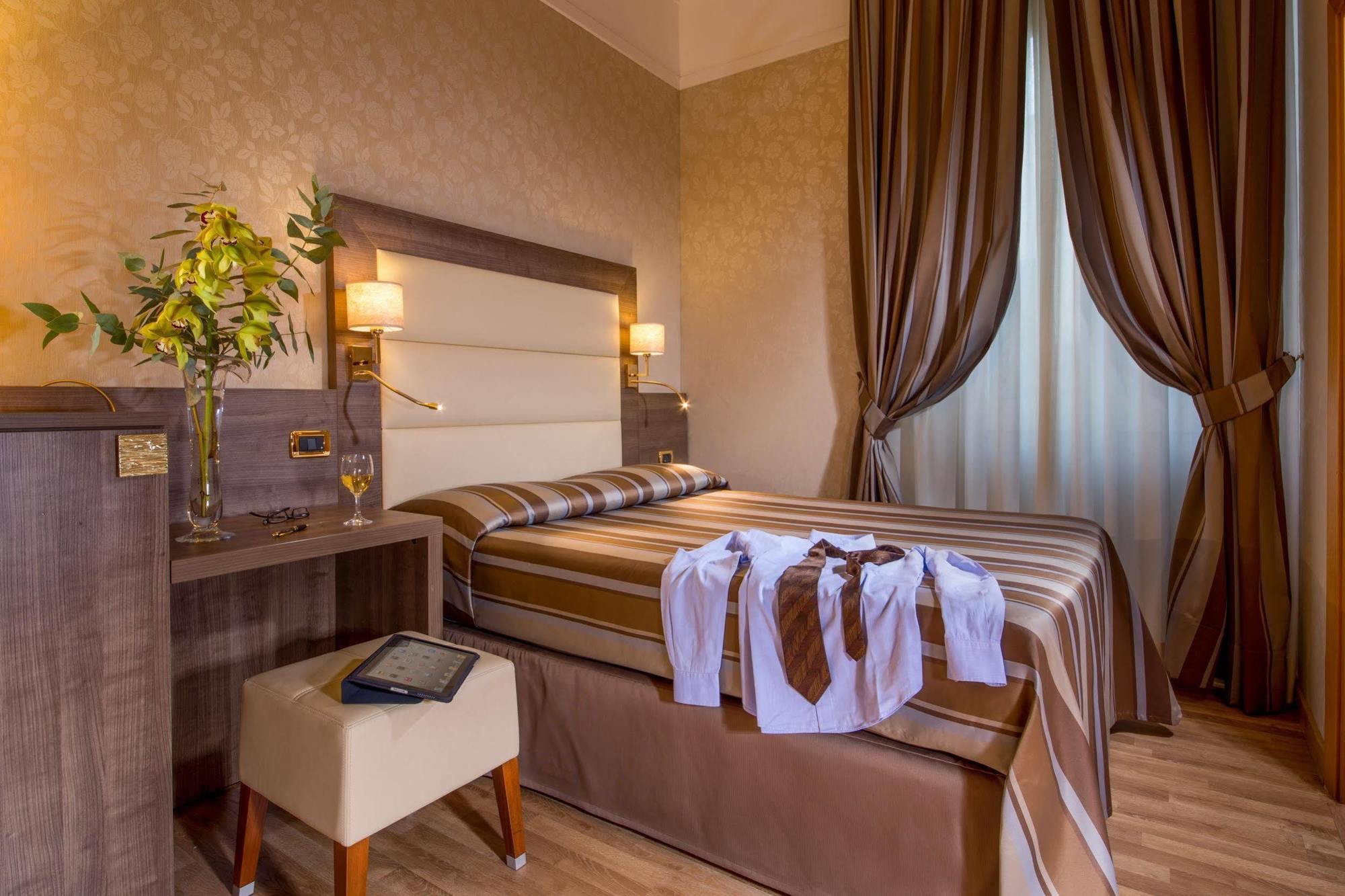 Hotel Ranieri ローマ エクステリア 写真