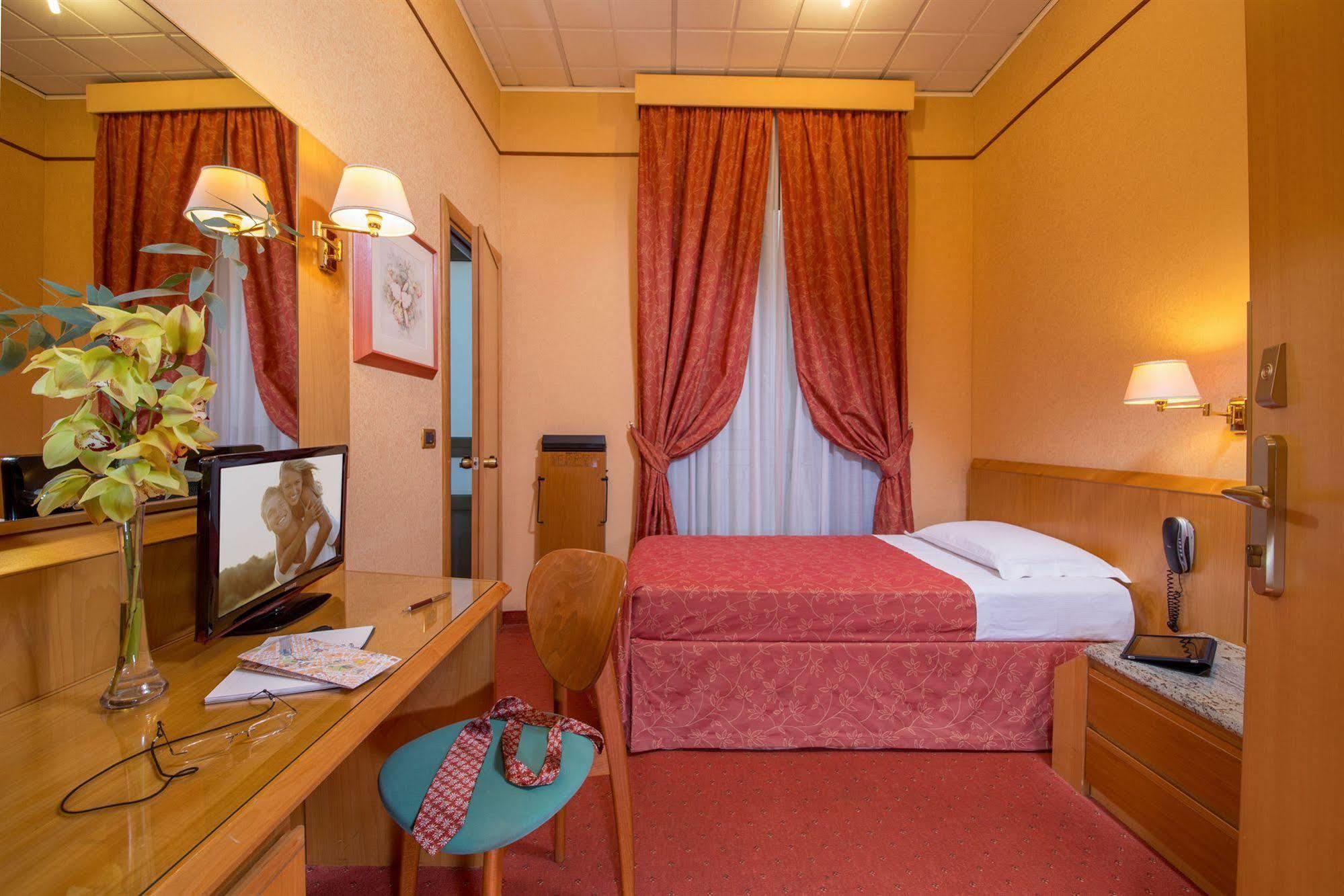 Hotel Ranieri ローマ エクステリア 写真