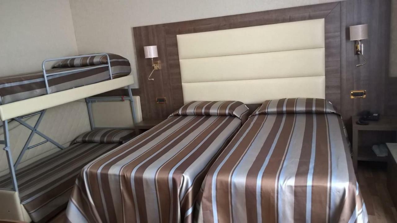 Hotel Ranieri ローマ エクステリア 写真